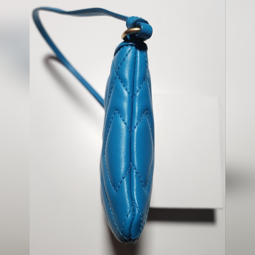 Miu Miu Pochette. Super puffy. - Picture 5 of 16